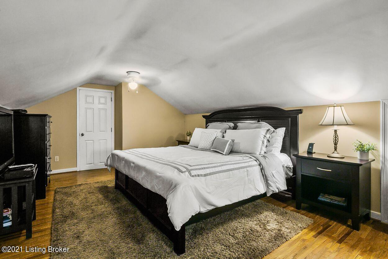 207 Hemingway Road Louisville, KY 40207 - Photo 23 of 36 23