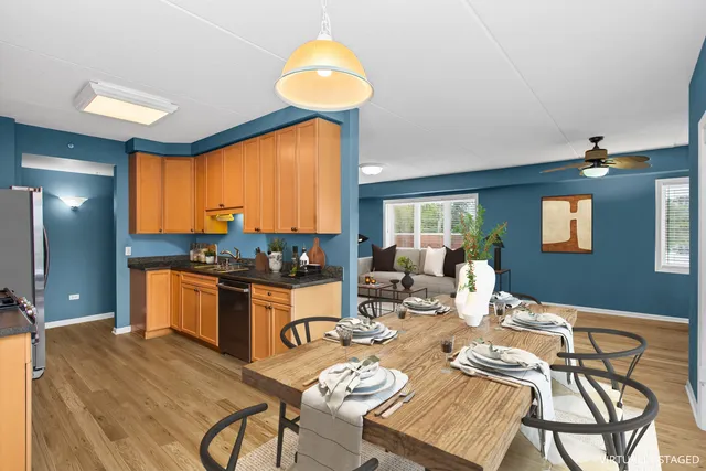 $337,500 | 365 Graceland Avenue, Unit 205A, Des Plaines, IL 60016