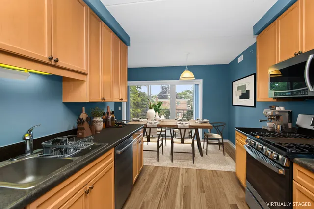 $337,500 | 365 Graceland Avenue, Unit 205A, Des Plaines, IL 60016