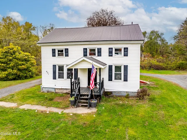 $260,000 | 931 Hudson Avenue, Stillwater, NY 12170