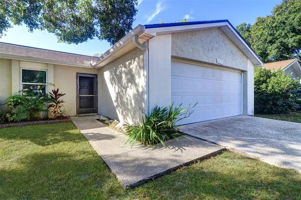 $2,395 | 1915 Saginaw Court, Oldsmar, FL 34677