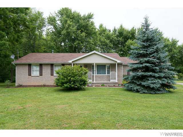 5757 Tonawanda Creek Road Pendleton, NY 14094 - Photo 1 of 1 Exterior Front
