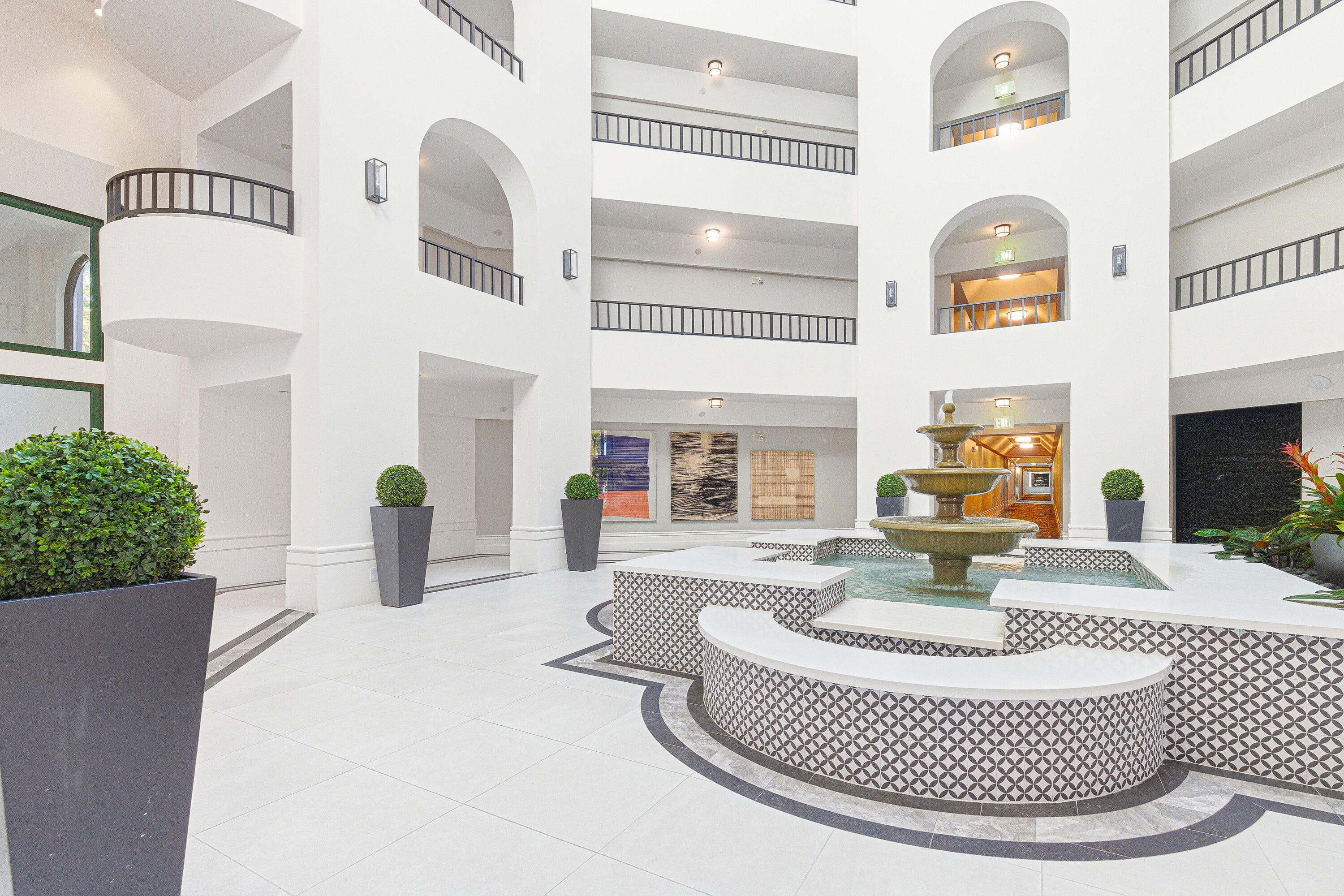 100 Southeast 5th Avenue Boca Raton, FL 33432 - Photo 5 of 51 Building-Lobby-E