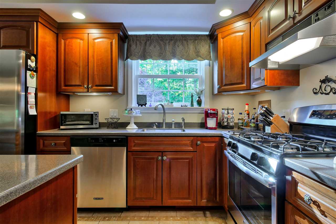 183 Pine Hill Road Hollis, NH 03049 - Photo 4 of 37