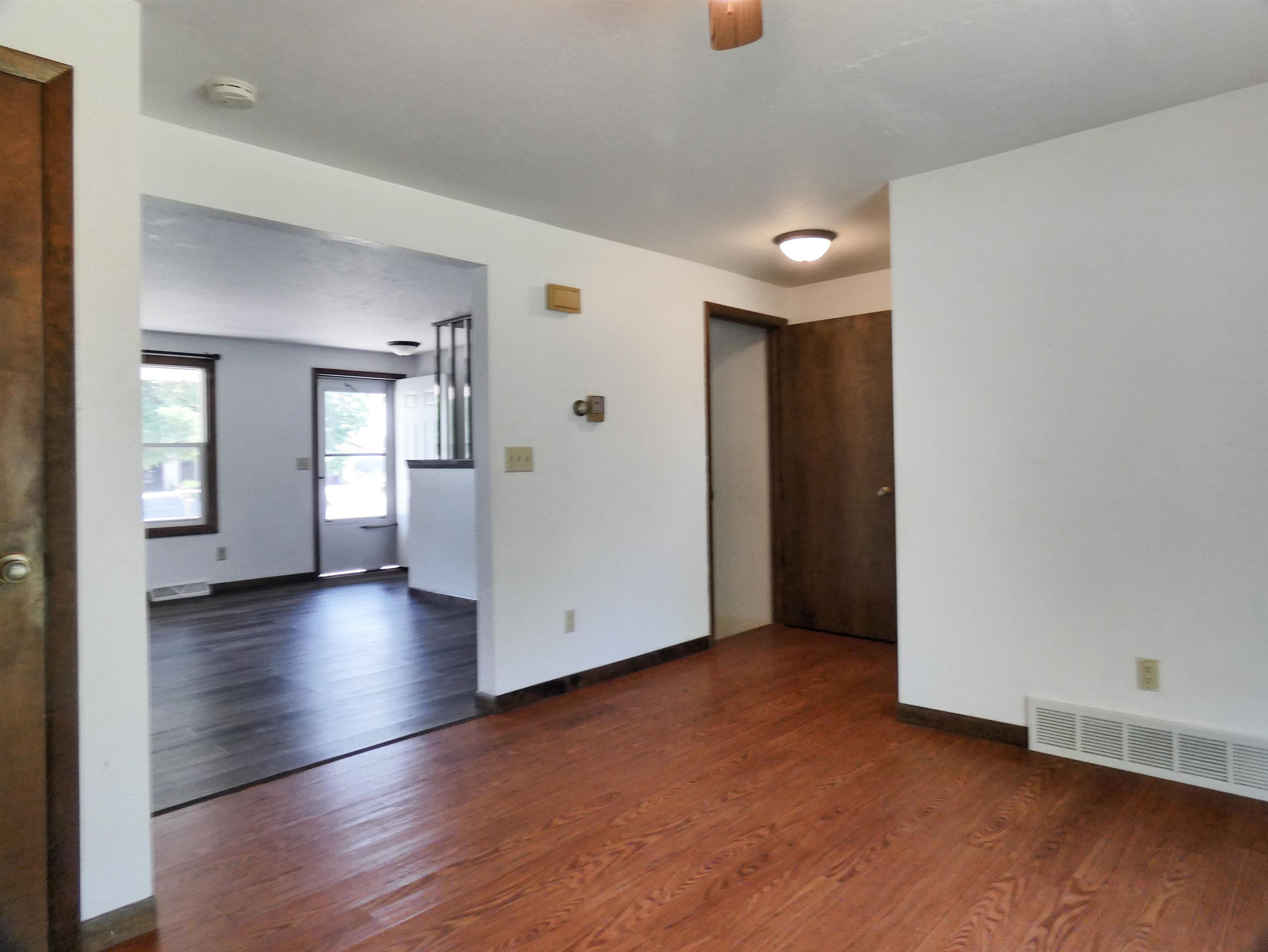 465 South Good Hope Road De Pere, WI 54115 - Photo 3 of 36
