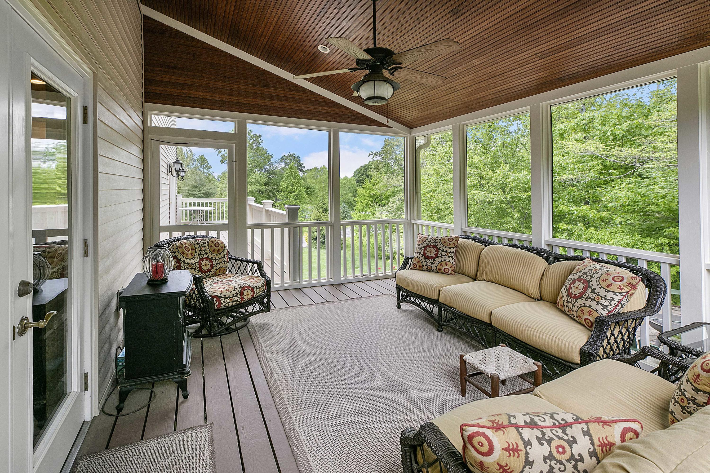203 Connors Circle Oak Ridge, TN 37830 - Photo 14 of 33 Screened In Porch