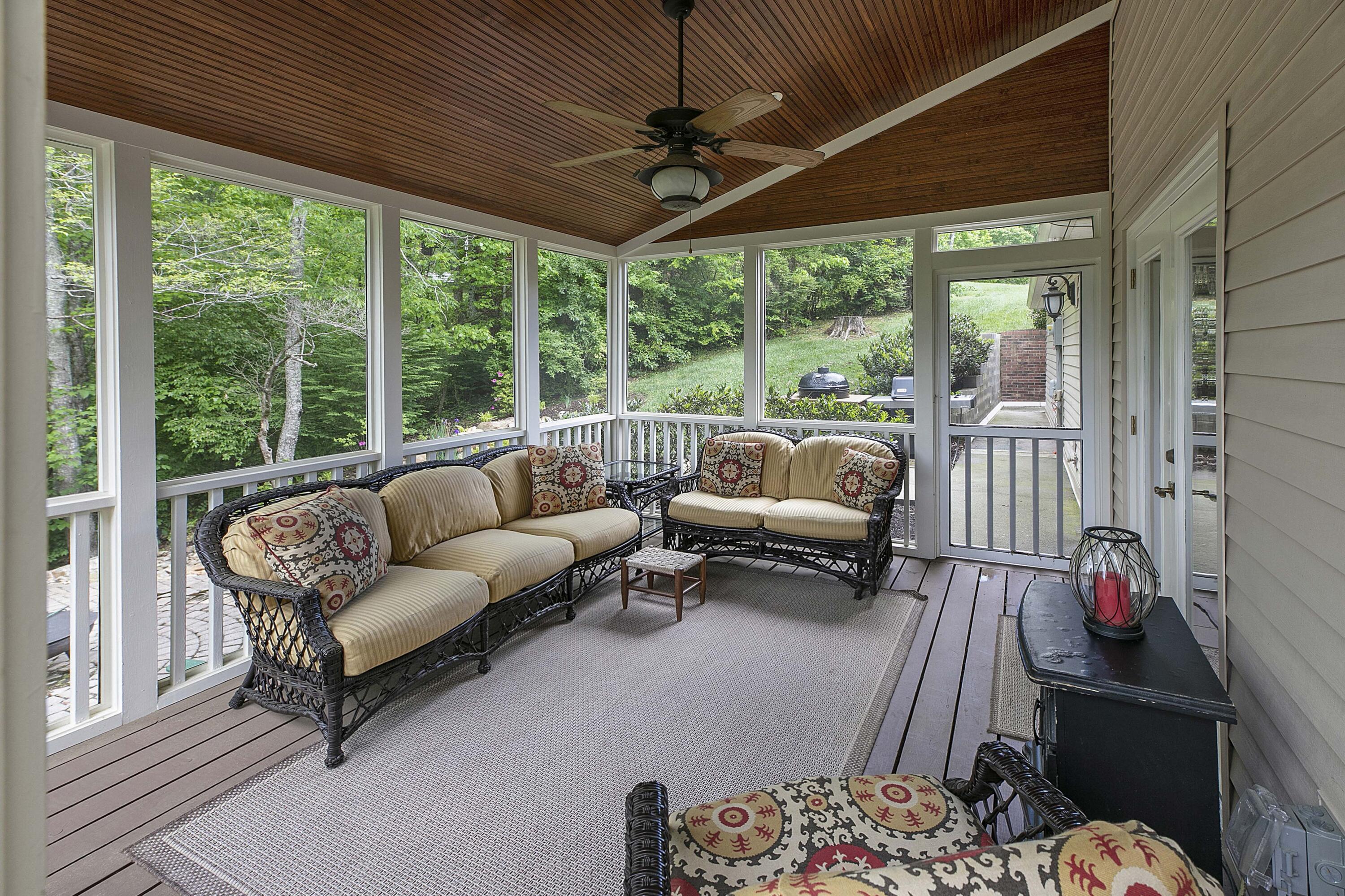 203 Connors Circle Oak Ridge, TN 37830 - Photo 15 of 33 Relax Outside