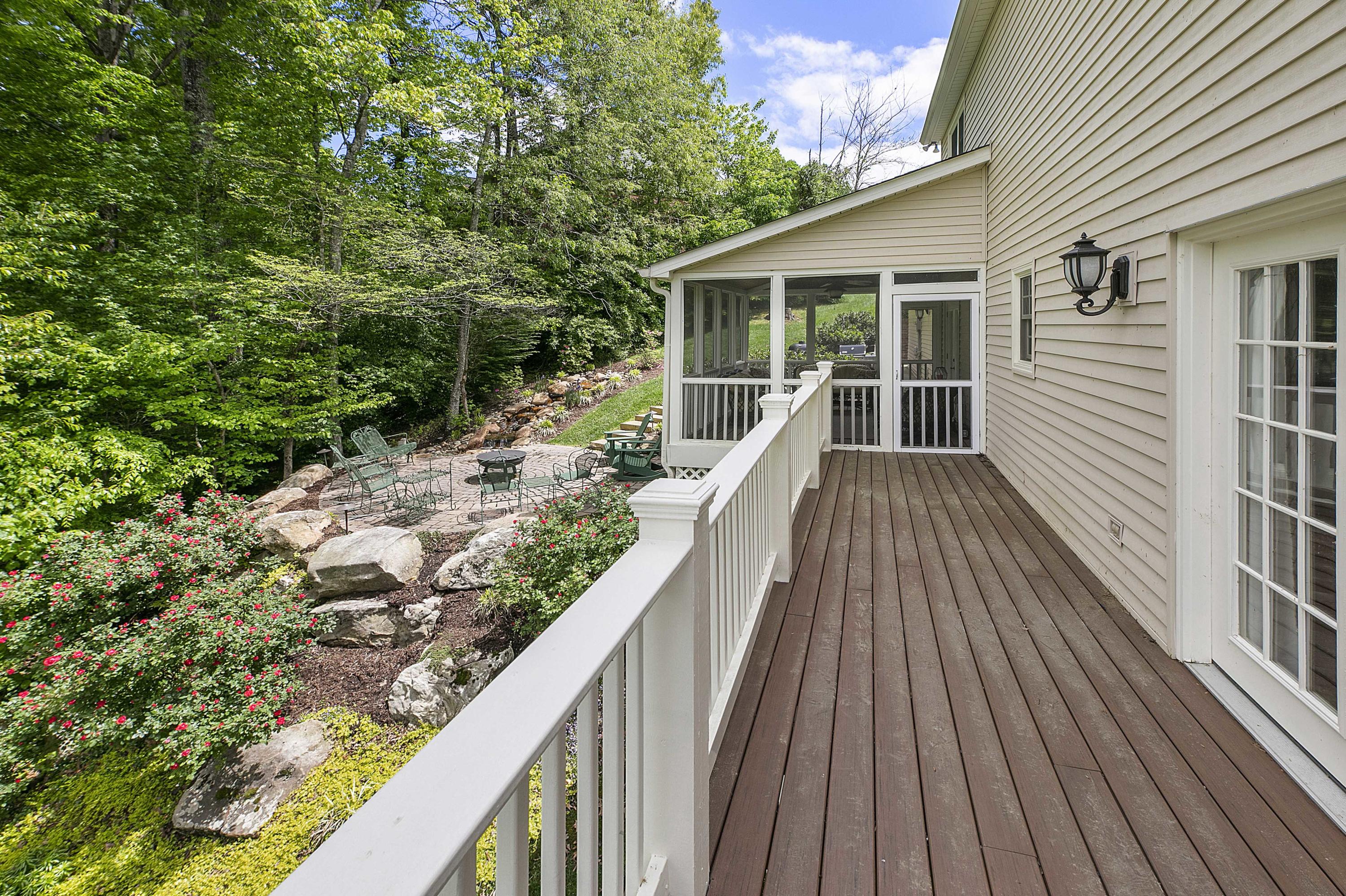203 Connors Circle Oak Ridge, TN 37830 - Photo 16 of 33 Back Deck