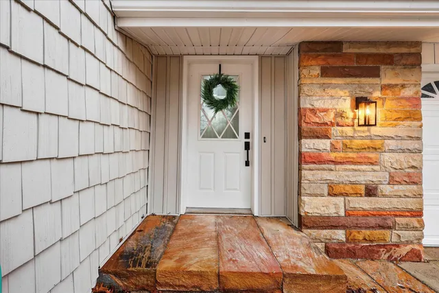 $590,000 | 9780 Courtland Drive Northeast, Rockford, MI 49341