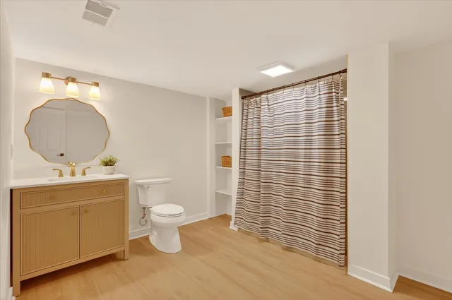 $590,000 | 9780 Courtland Drive Northeast, Rockford, MI 49341