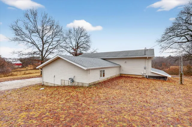 $590,000 | 9780 Courtland Drive Northeast, Rockford, MI 49341