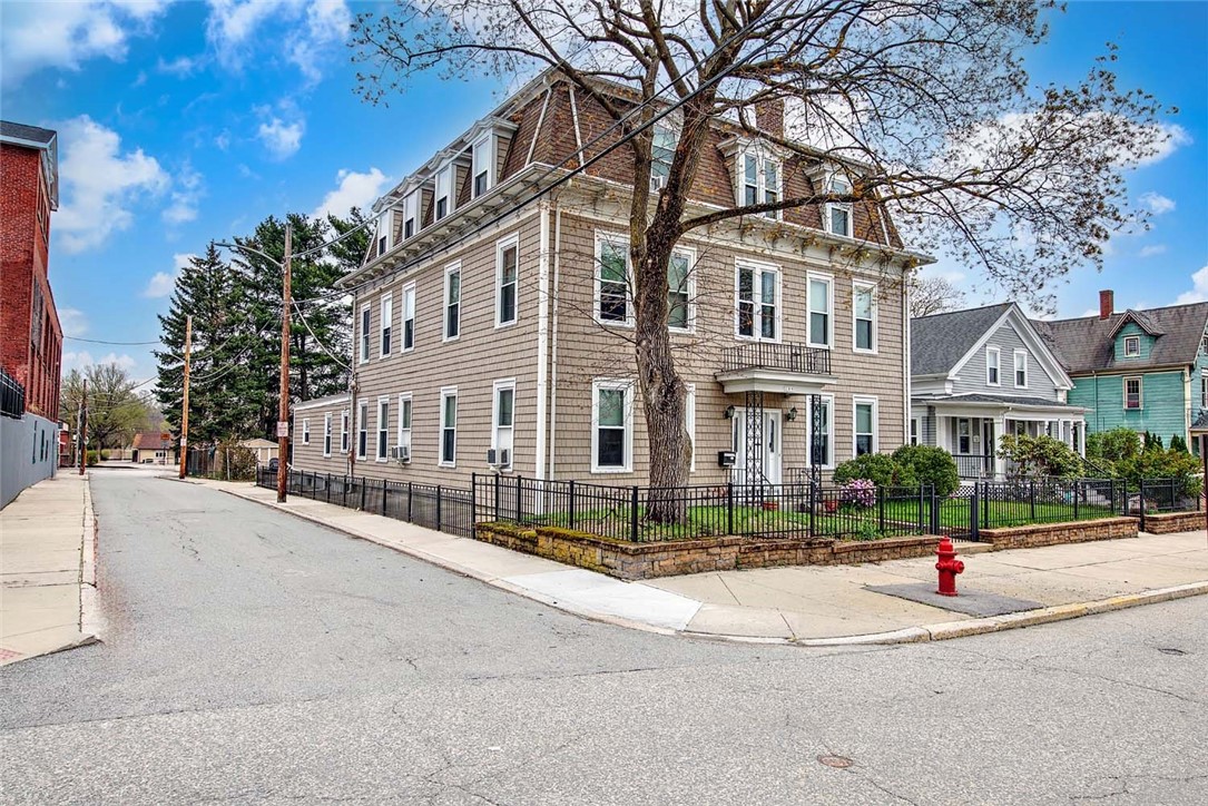 159 Earle Street Woonsocket, RI 02895 - Photo 2 of 45