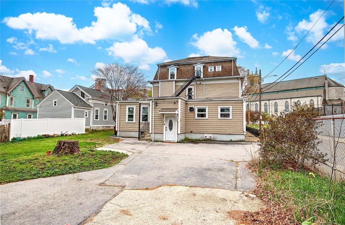 159 Earle Street Woonsocket, RI 02895 - Photo 4 of 45