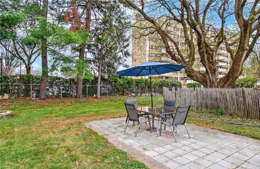 159 Earle Street Woonsocket, RI 02895 - Photo 6 of 45