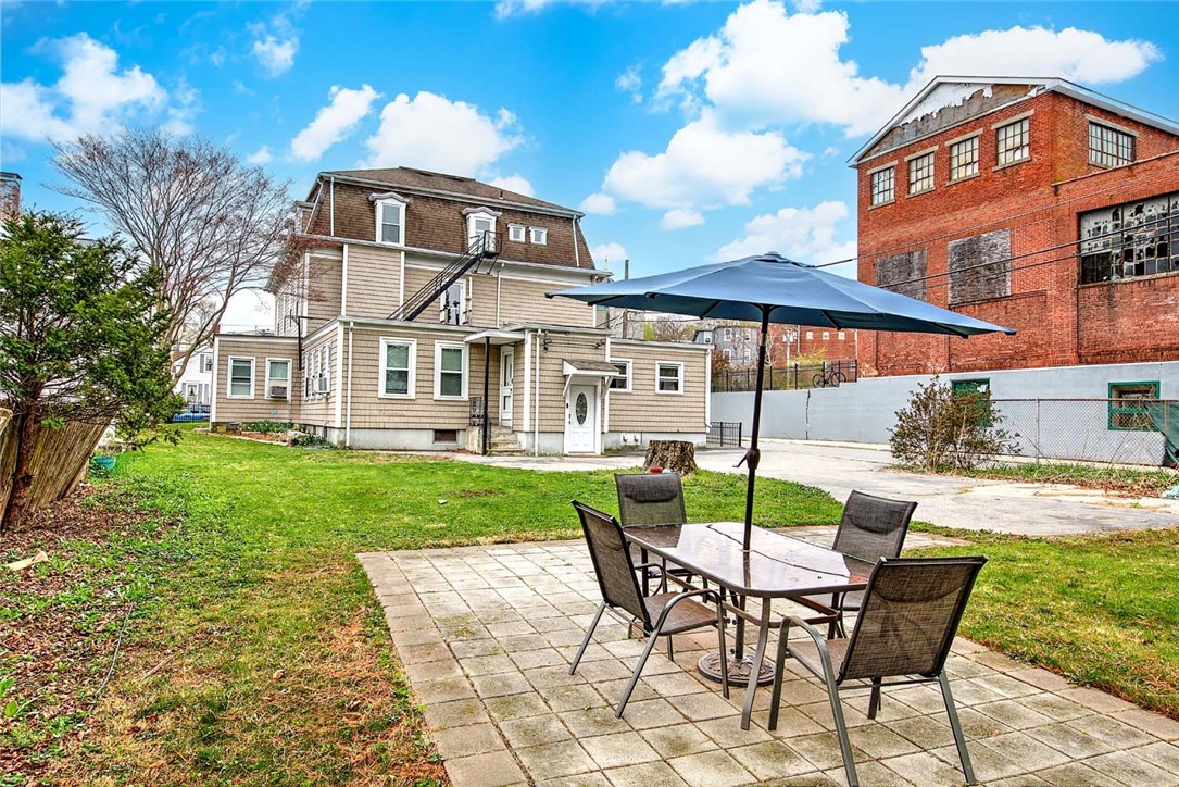 159 Earle Street Woonsocket, RI 02895 - Photo 7 of 45