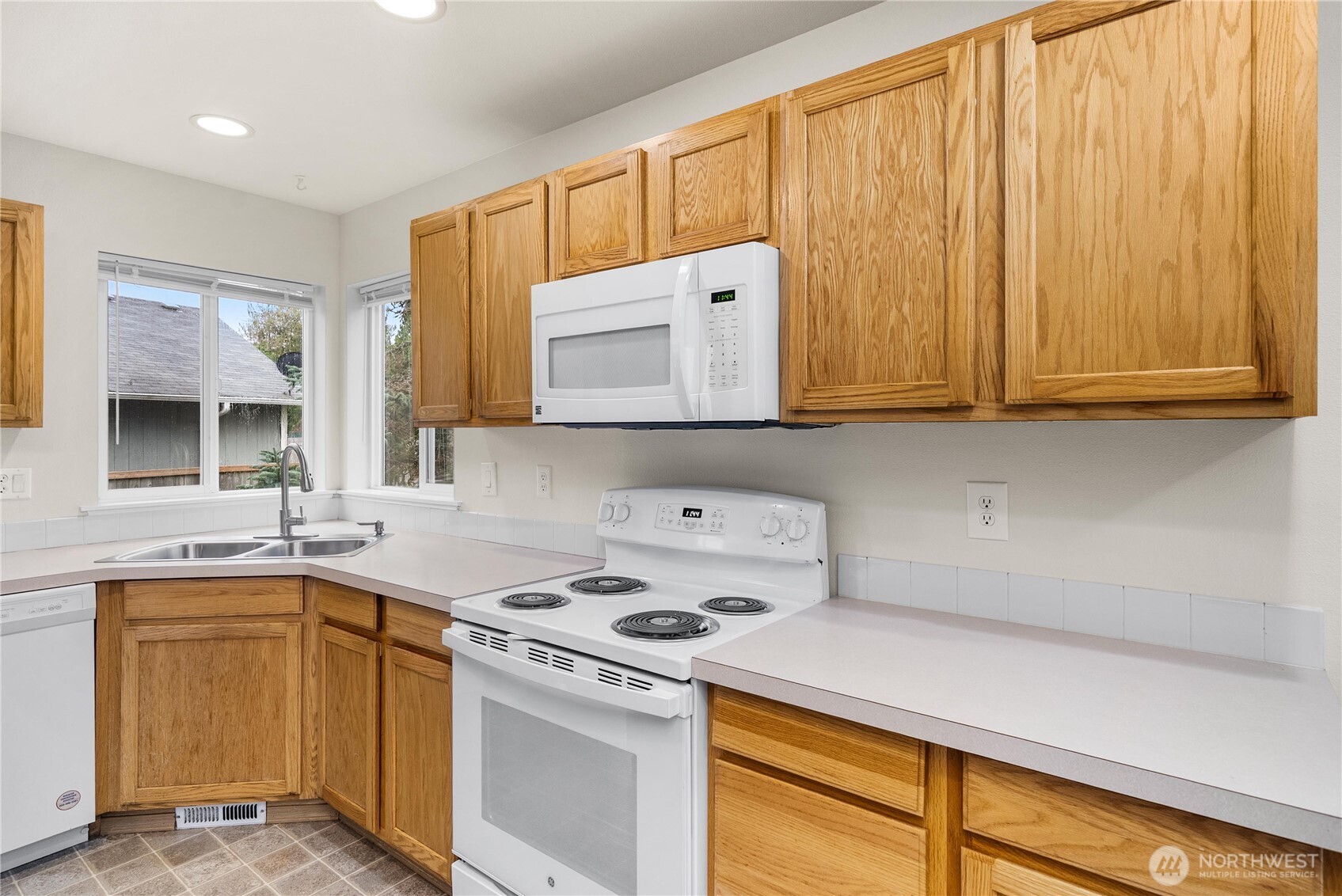 15107 Carter Loop Southeast Yelm, WA 98597 - Photo 5 of 37