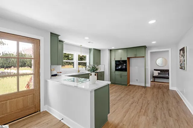 $550,000 | 124 Edwards Circle, Simpsonville, SC 29681