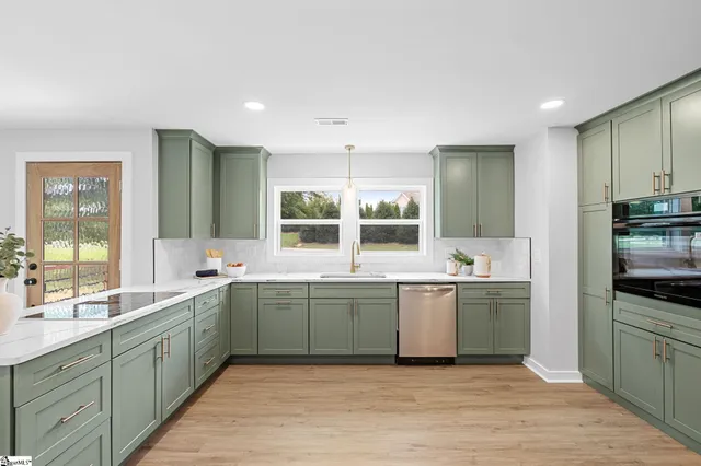 $550,000 | 124 Edwards Circle, Simpsonville, SC 29681