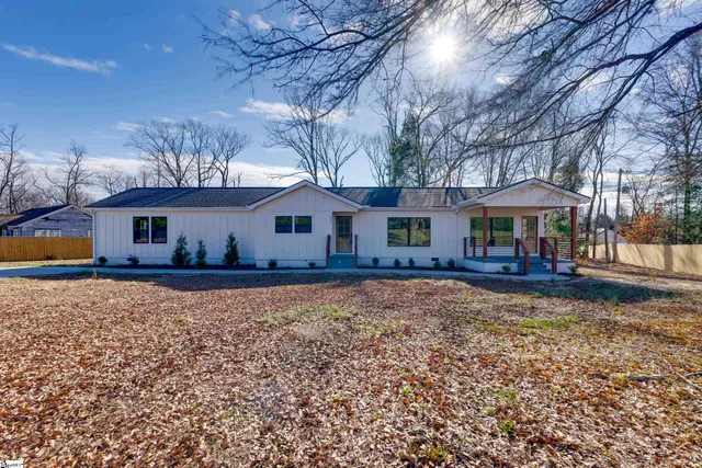 $550,000 | 124 Edwards Circle, Simpsonville, SC 29681