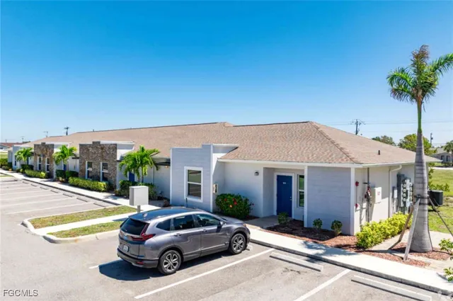 a house view with a outdoor space