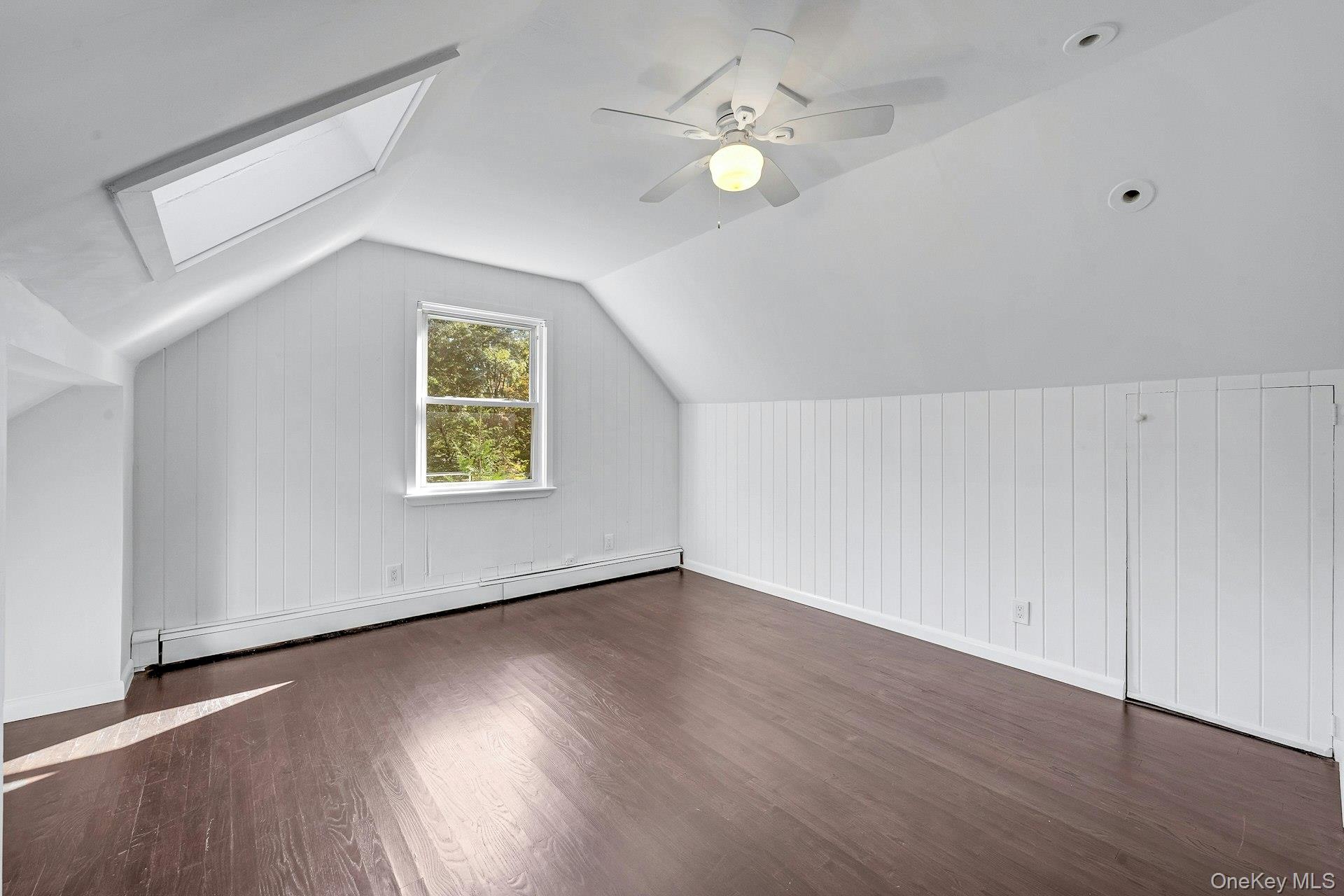 13 Colonial Road Scarsdale, NY 10583 - Photo 18 of 33 Additional view of 3rd bedroom