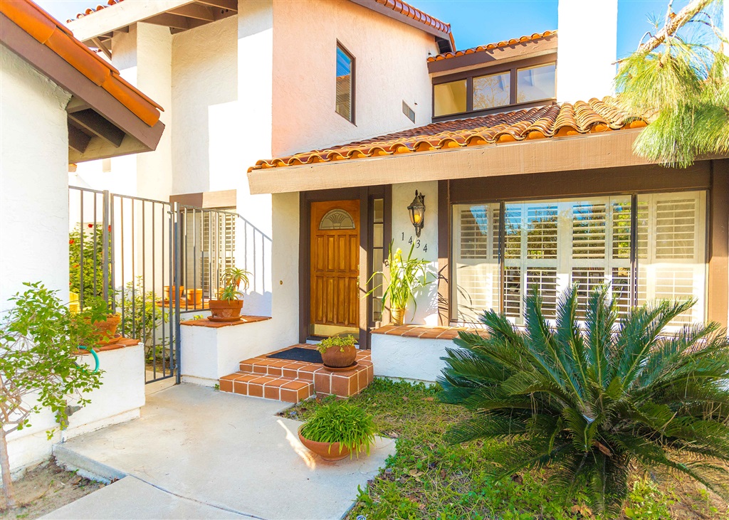 1434 Sun Valley Road Solana Beach, CA 92075 - Photo 3 of 25