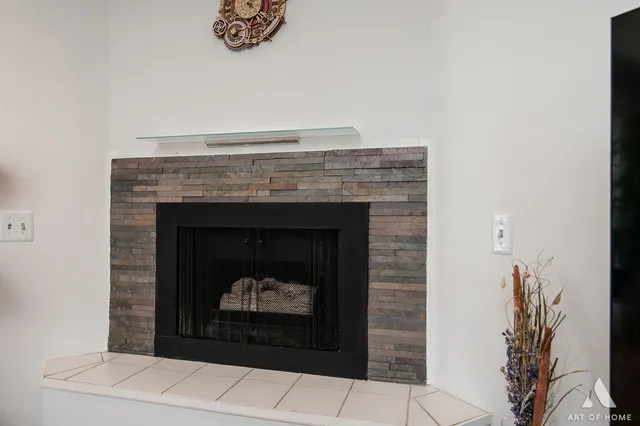 $247,900 | 805 Leicester Road, Unit 320, Elk Grove Village, IL 60007