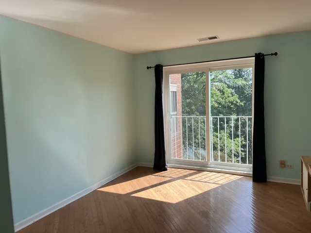 $247,900 | 805 Leicester Road, Unit 320, Elk Grove Village, IL 60007