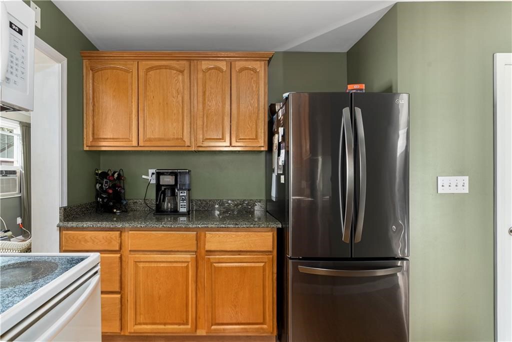 86 Metropolitan Road Providence, RI 02908 - Photo 15 of 22 Gallery Image 15