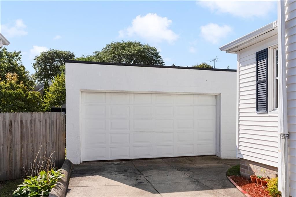 86 Metropolitan Road Providence, RI 02908 - Photo 4 of 22 Gallery Image 4
