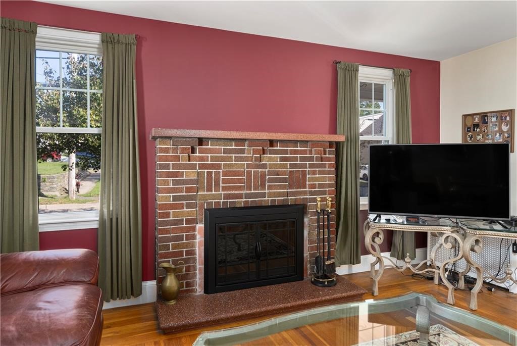 86 Metropolitan Road Providence, RI 02908 - Photo 7 of 22 Gallery Image 7