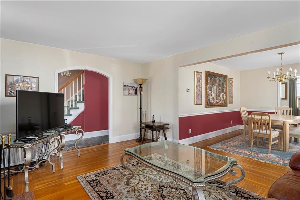 86 Metropolitan Road Providence, RI 02908 - Photo 10 of 22 Gallery Image 10