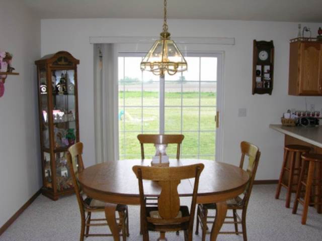 2715 South Zessin Road Trivoli, IL 61569 - Photo 4 of 9