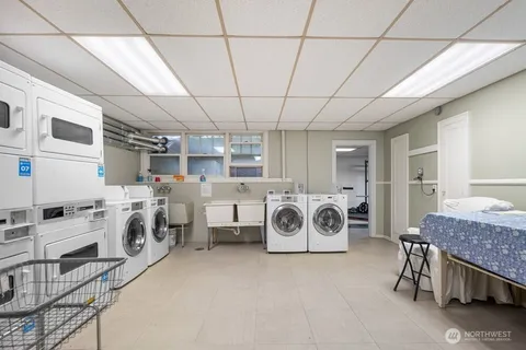 $318,000 | 519 West Roy Street, Unit 413, Seattle, WA 98119