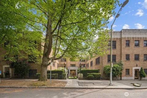 $318,000 | 519 West Roy Street, Unit 413, Seattle, WA 98119