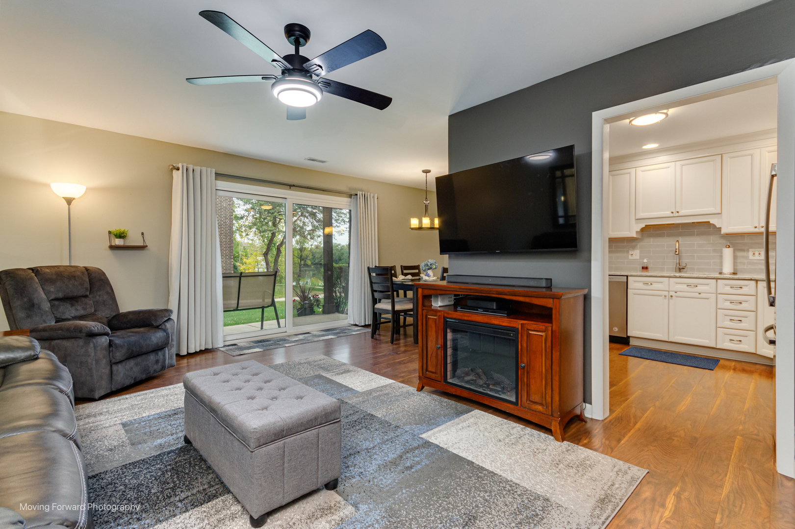 1701 Lakecliffe Drive, Unit D Wheaton, IL 60189 - Photo 2 of 35