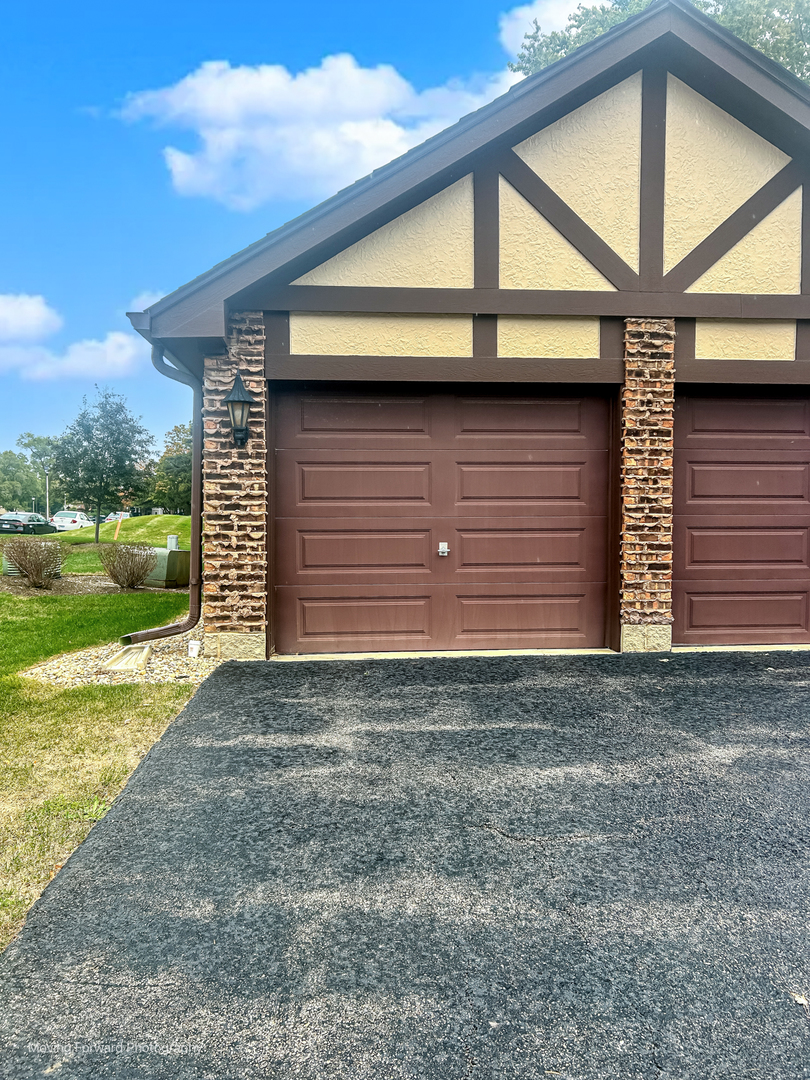 1701 Lakecliffe Drive, Unit D Wheaton, IL 60189 - Photo 27 of 35