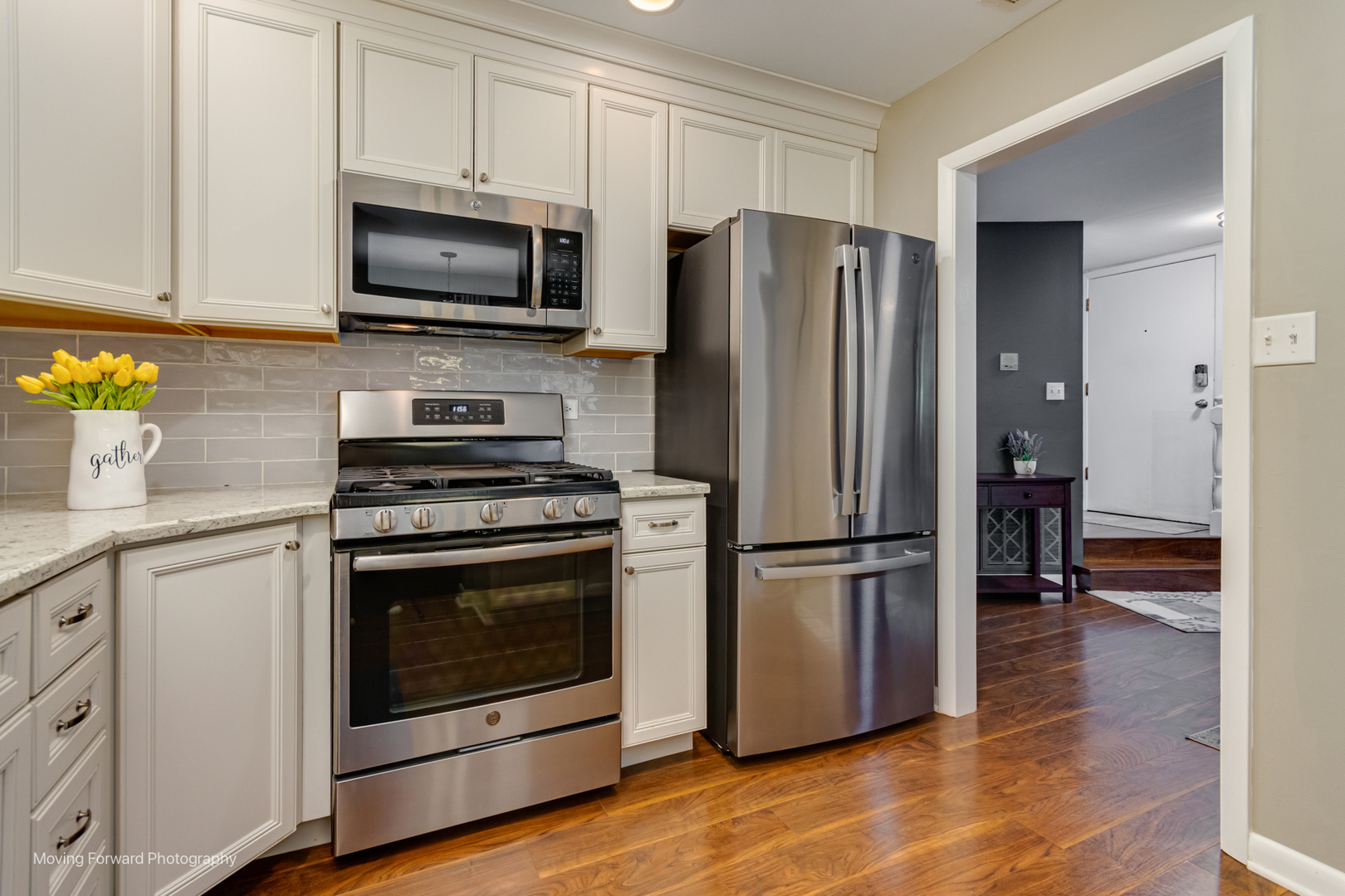 1701 Lakecliffe Drive, Unit D Wheaton, IL 60189 - Photo 8 of 35