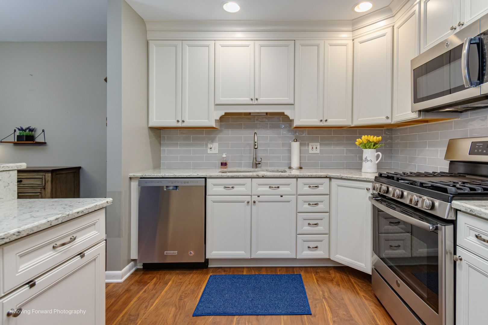 1701 Lakecliffe Drive, Unit D Wheaton, IL 60189 - Photo 9 of 35