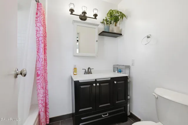 $799,900 | 143 Wendy Drive, Newbury Park, CA 91320