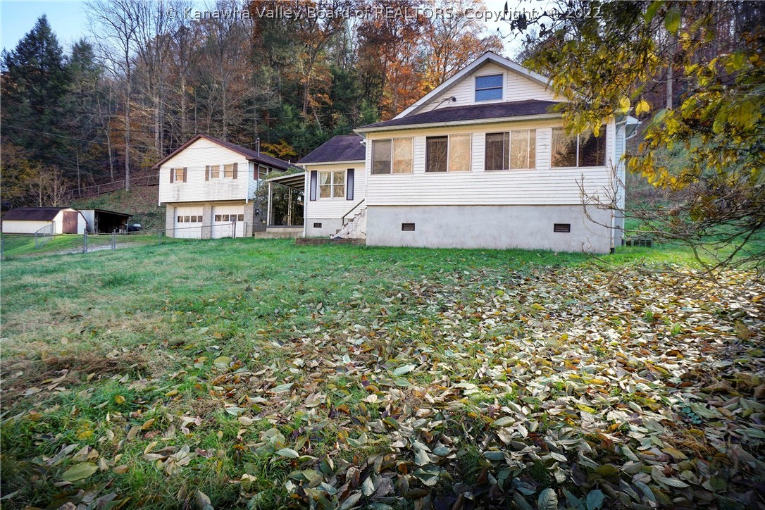 734 Hunter Road Charleston, WV 25311 - Photo 1 of 24 Farm house, large garage & apartment