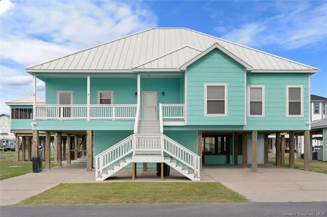 $490,000 | 133 Lighthouse Lane, Lake Charles, LA 70607