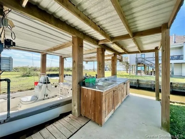 $490,000 | 133 Lighthouse Lane, Lake Charles, LA 70607