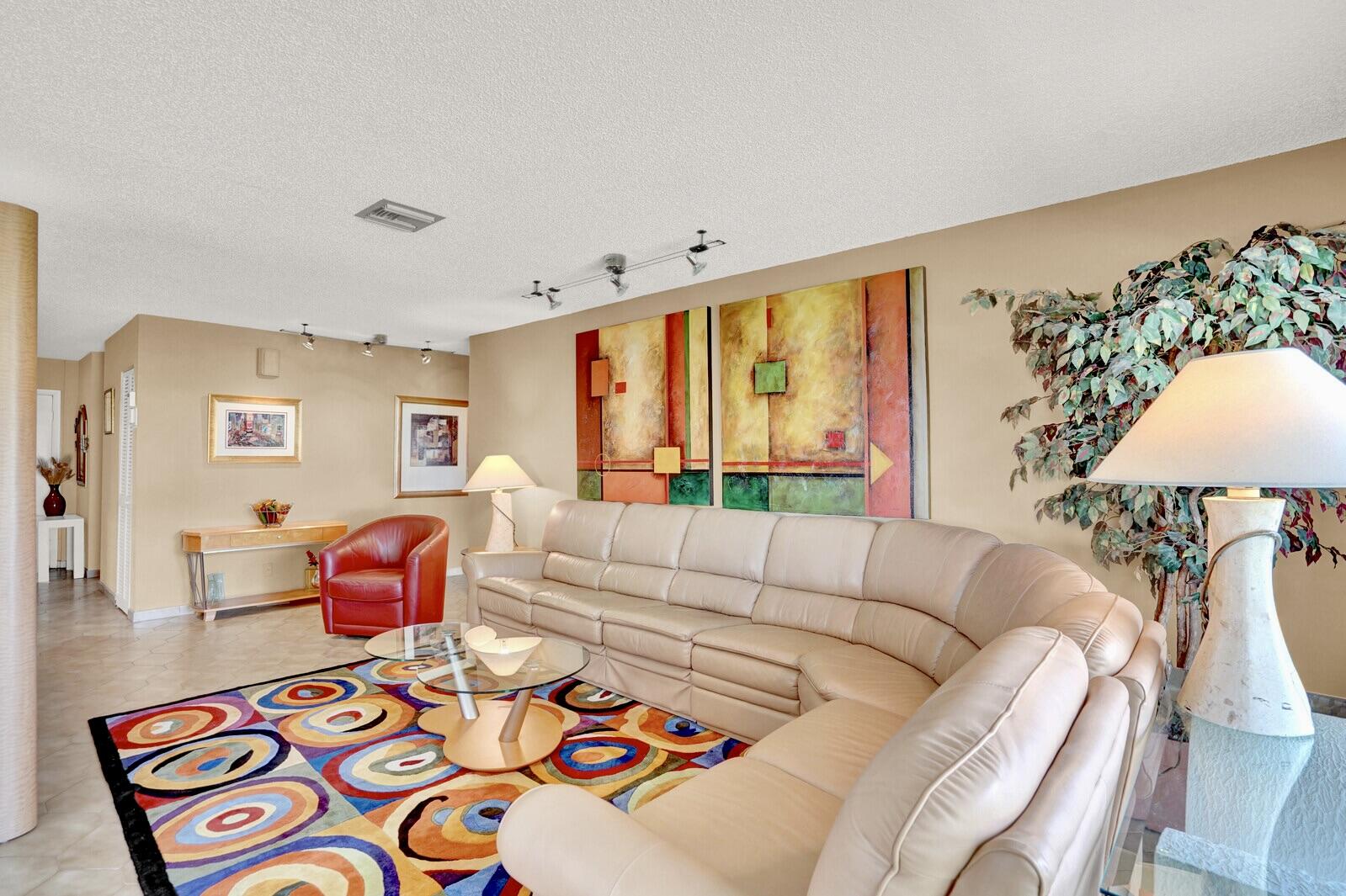 5810 Princess Palm Court, Unit B Delray Beach, FL 33484 - Photo 5 of 24 LIVING ROOM