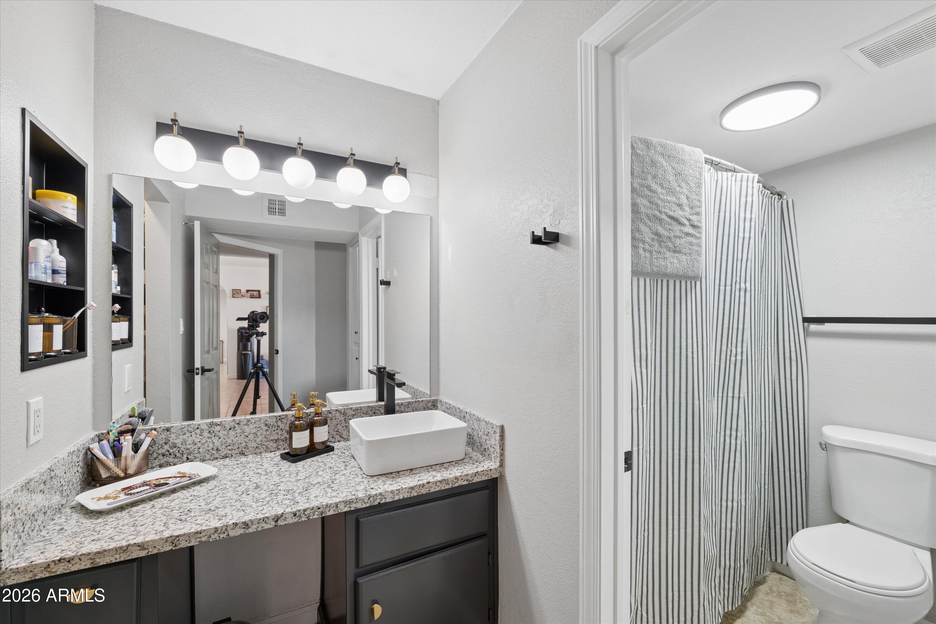 3825 East Camelback Road, Unit 186 Phoenix, AZ 85018 - Photo 9 of 30 18-P1751400