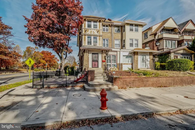 $500,000 | 6243 Carpenter Street, Philadelphia, PA 19143