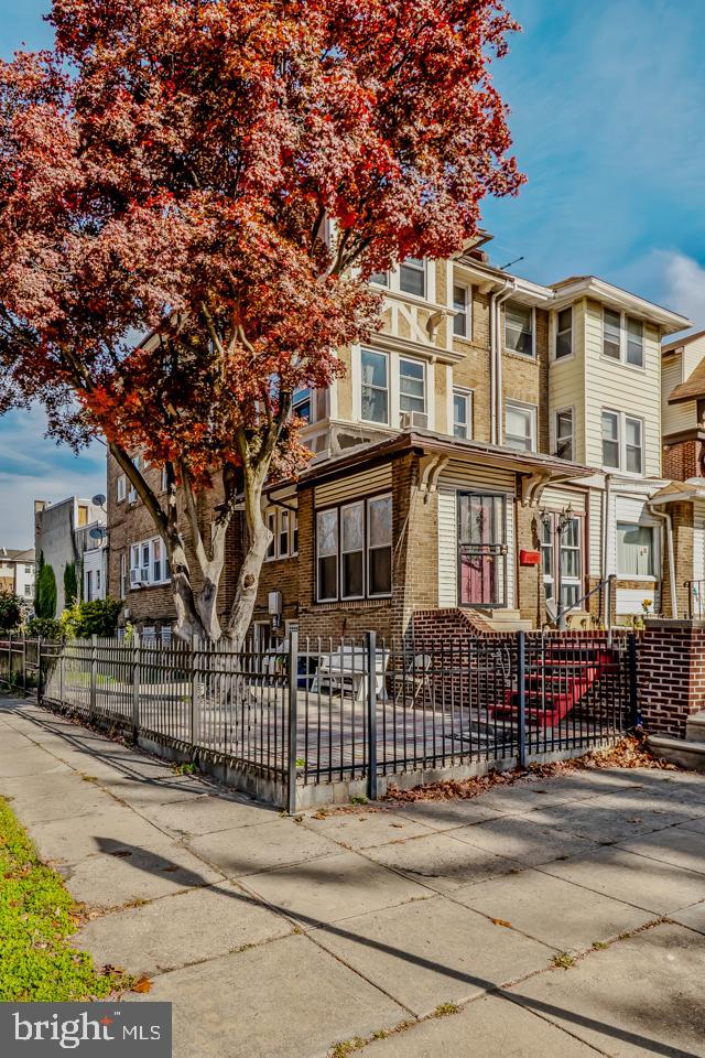 6243 Carpenter Street Philadelphia, PA 19143 - Photo 4 of 55 Charming residence with vibrant autumn hues.