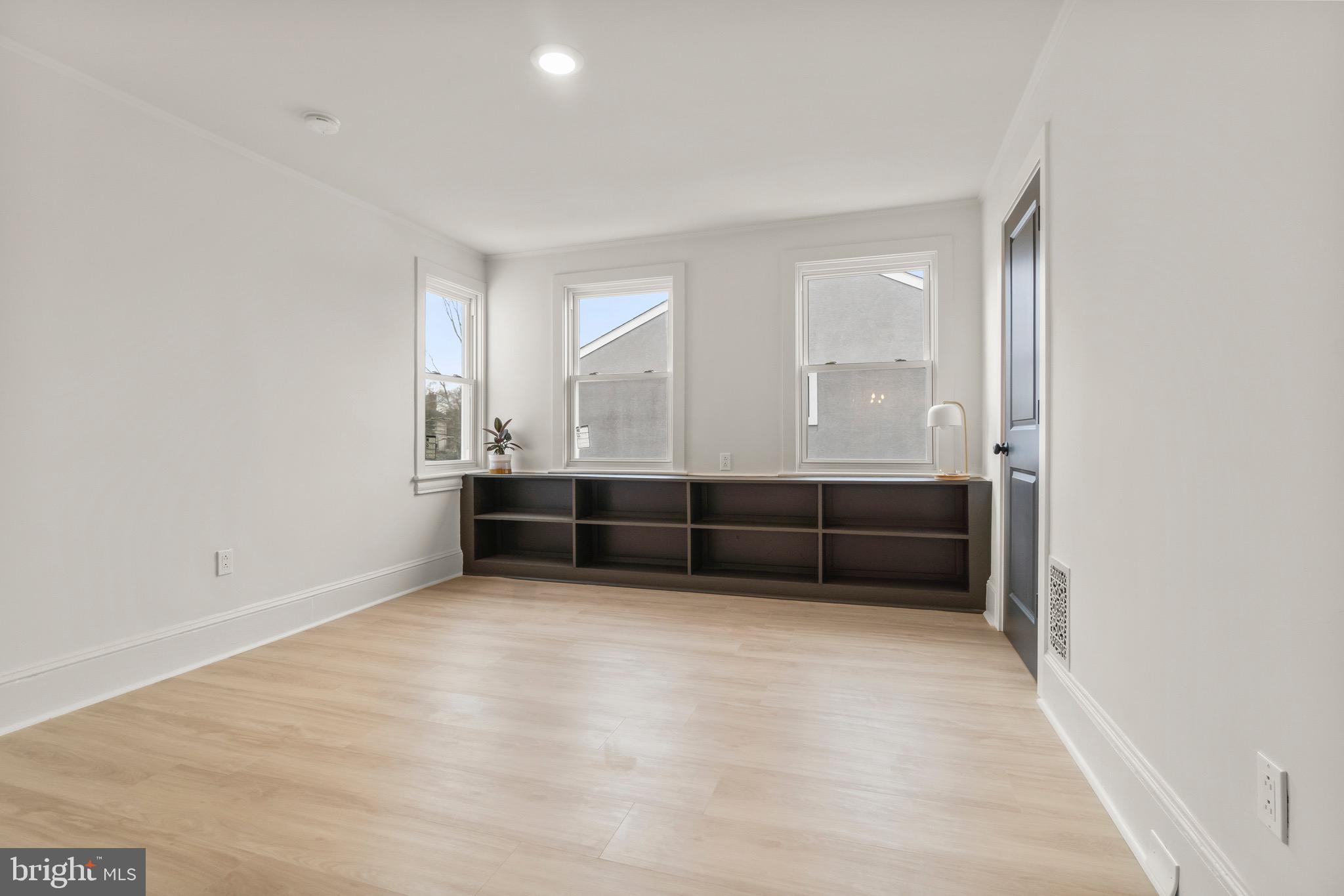 325 East 2nd Street Moorestown, NJ 08057 - Photo 19 of 39 an empty room with cabinet