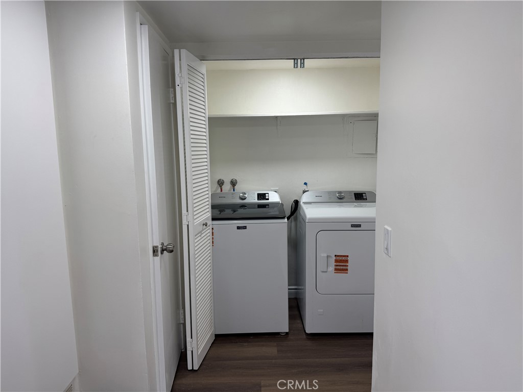 6 Columbia, Unit 2 Irvine, CA 92612 - Photo 20 of 25 a utility room with dryer and washer