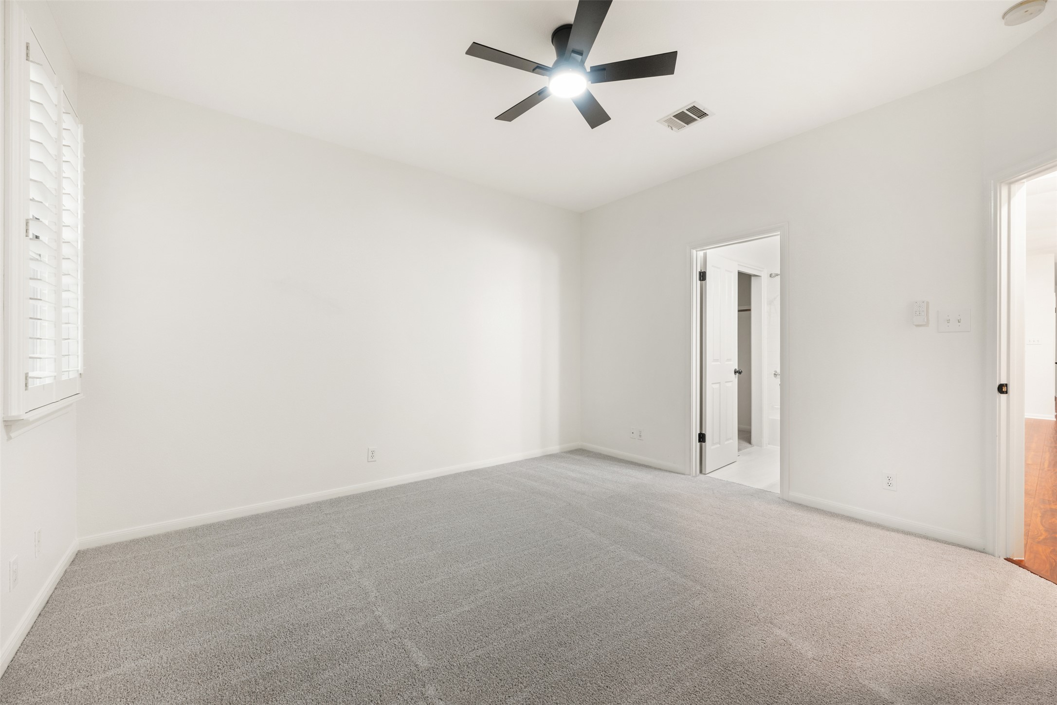 2429 A Curry Loop Round Rock, TX 78664 - Photo 8 of 28 a view of an empty room